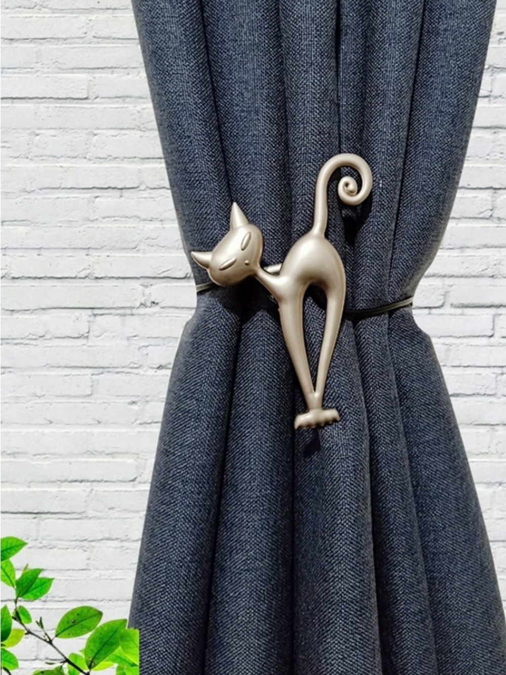 2 European Style Brushed Silver Metal Magnetic Cat-Shaped Curtain Tiebacks
